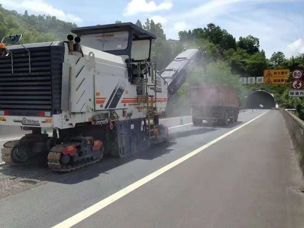 WR530V水穩(wěn)路基冷再生機(jī)的使用特性